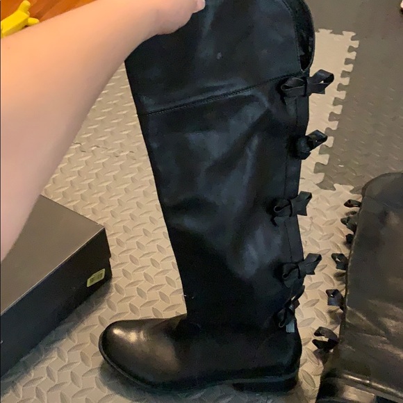 Black leather Gianni Bini knee high boots size 7.5 - Picture 2 of 4